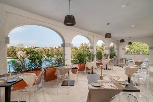 Restaurant et Lounge Bar 8